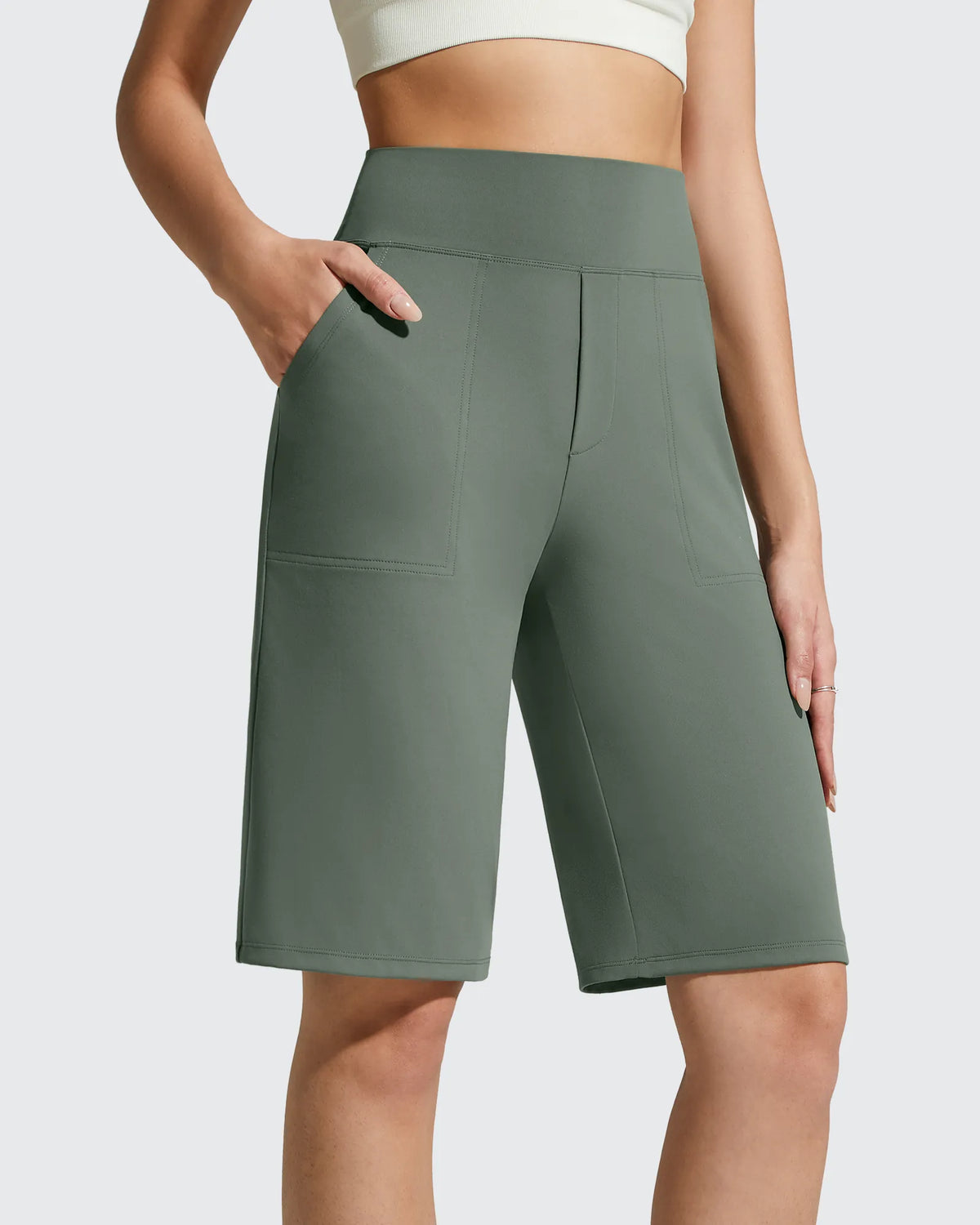 EverGoing Bermuda Pockets Knee Length Shorts 10"