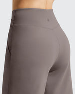 EverGoing Cross Waist Pockets Athletic Shorts 6''
