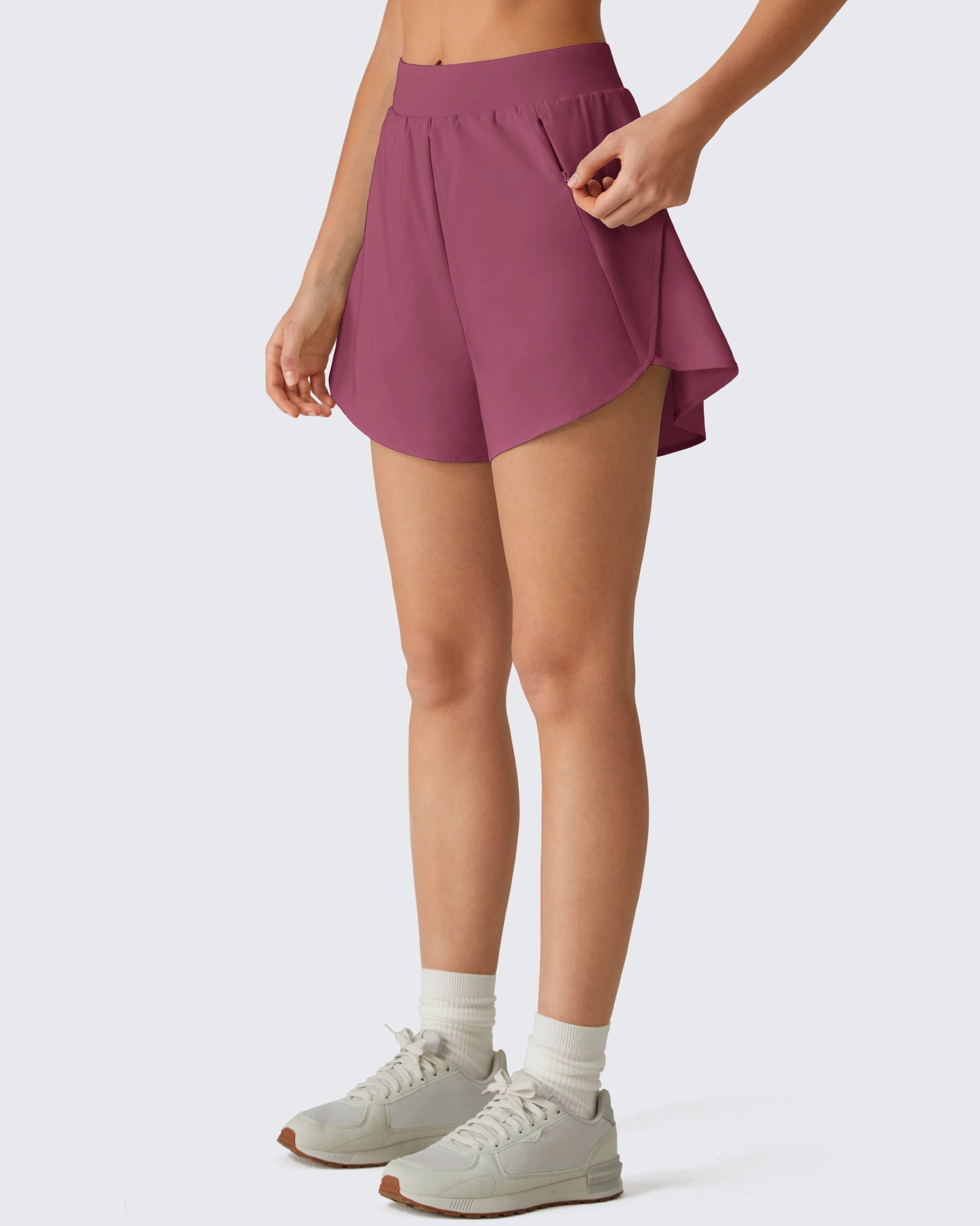 G4Free Chillwhisp 2.5" Dolphin Hem Running Shorts with Pockets